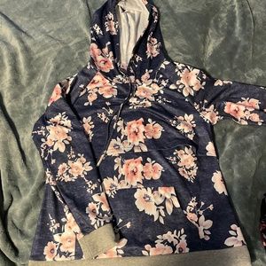 Maternity/nursing sweatshirt